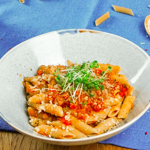 Vollkornpenne mit Linsenbolognese