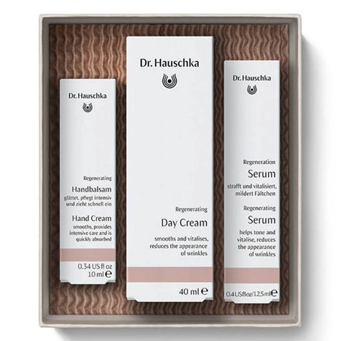 Produktbild des Dr. Hauschka Geschenkset „warm glow“ von innen 